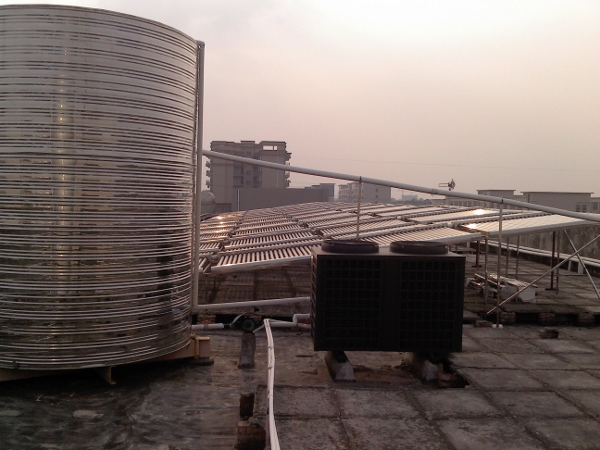 工厂太阳能热水器工程案例