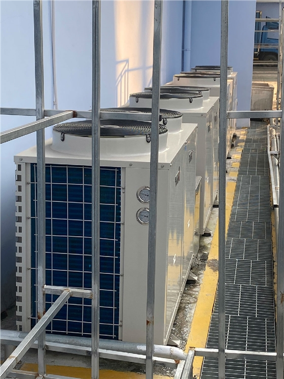 空气能热水器.jpg 空气能热水器.jpg